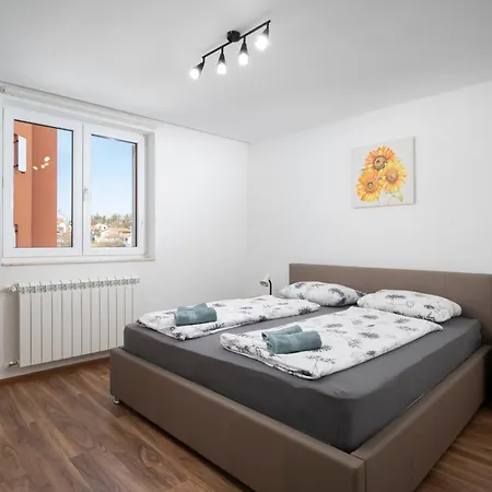 Apartment Emilia *