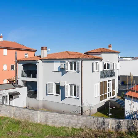 Emilia Apartment
